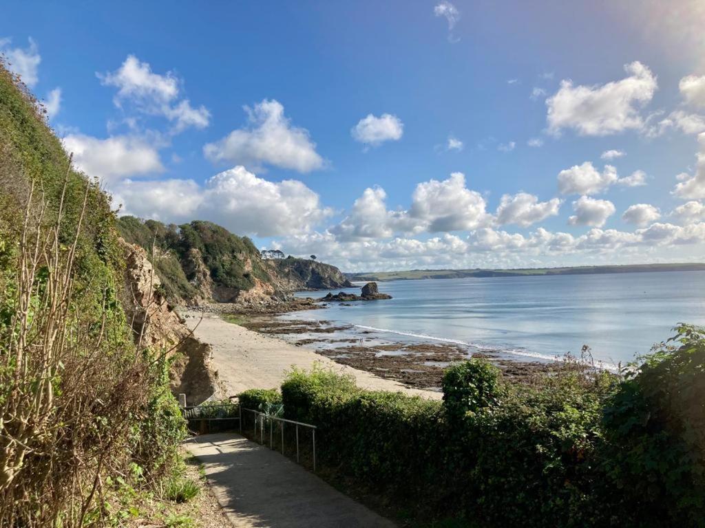 Stunning Apartment, Balconies, Private Beach, Coast Path Чарлстаун Экстерьер фото